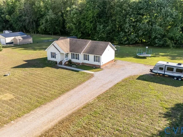 9825 Cedar Ln, Disputanta, VA 23842