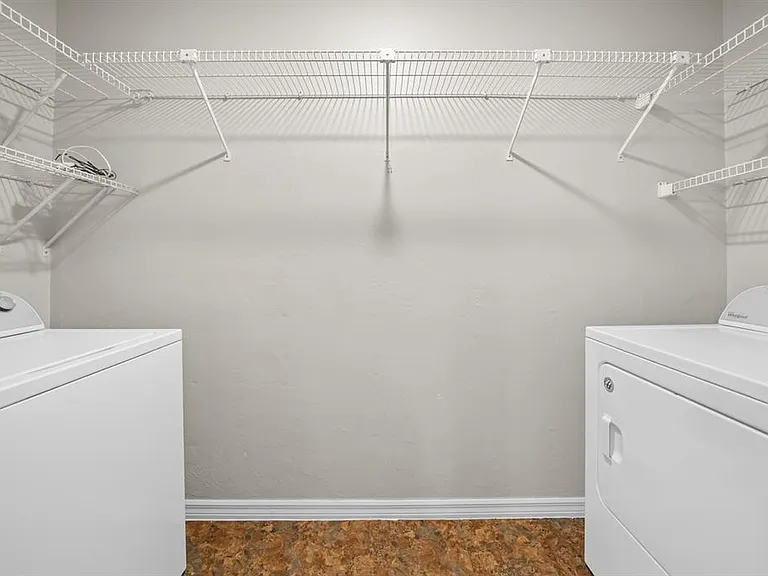 8025 SW 47th Ct — Photo 24