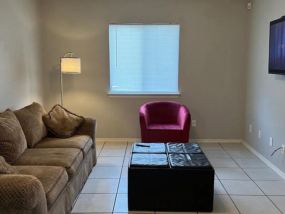 4th image of 7420 Plaza Redonda Dr