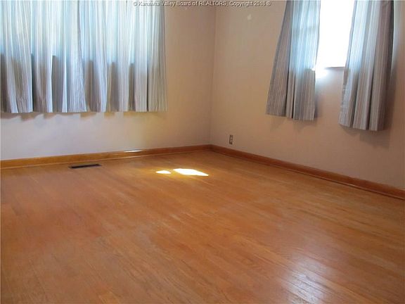 4th image of 518 Montrose Dr