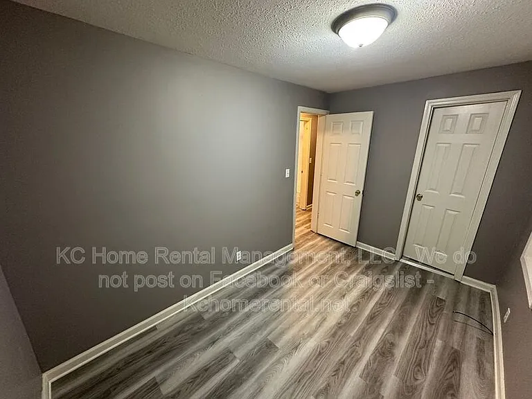 1110 W 41st Ter #1W — Photo 15