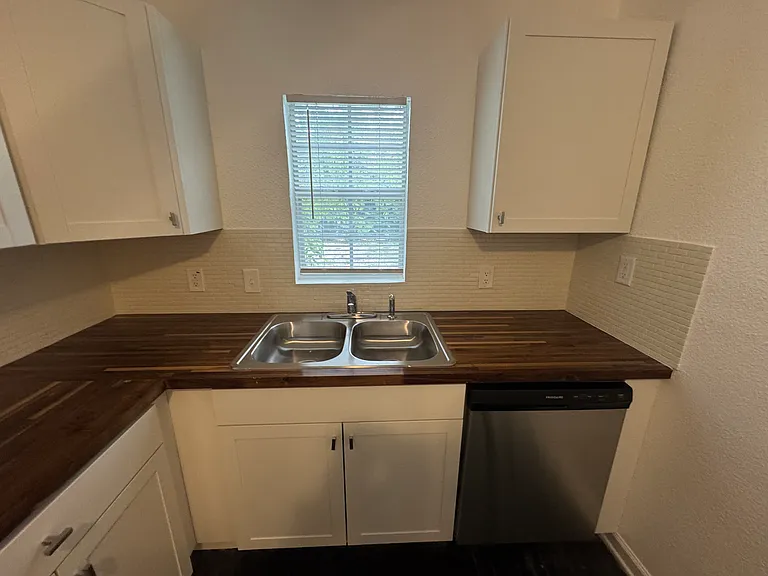 310 Finton #1 — Photo 6