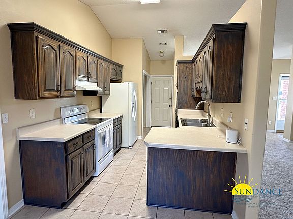 4th image of 2634 Hidden Estates Cir