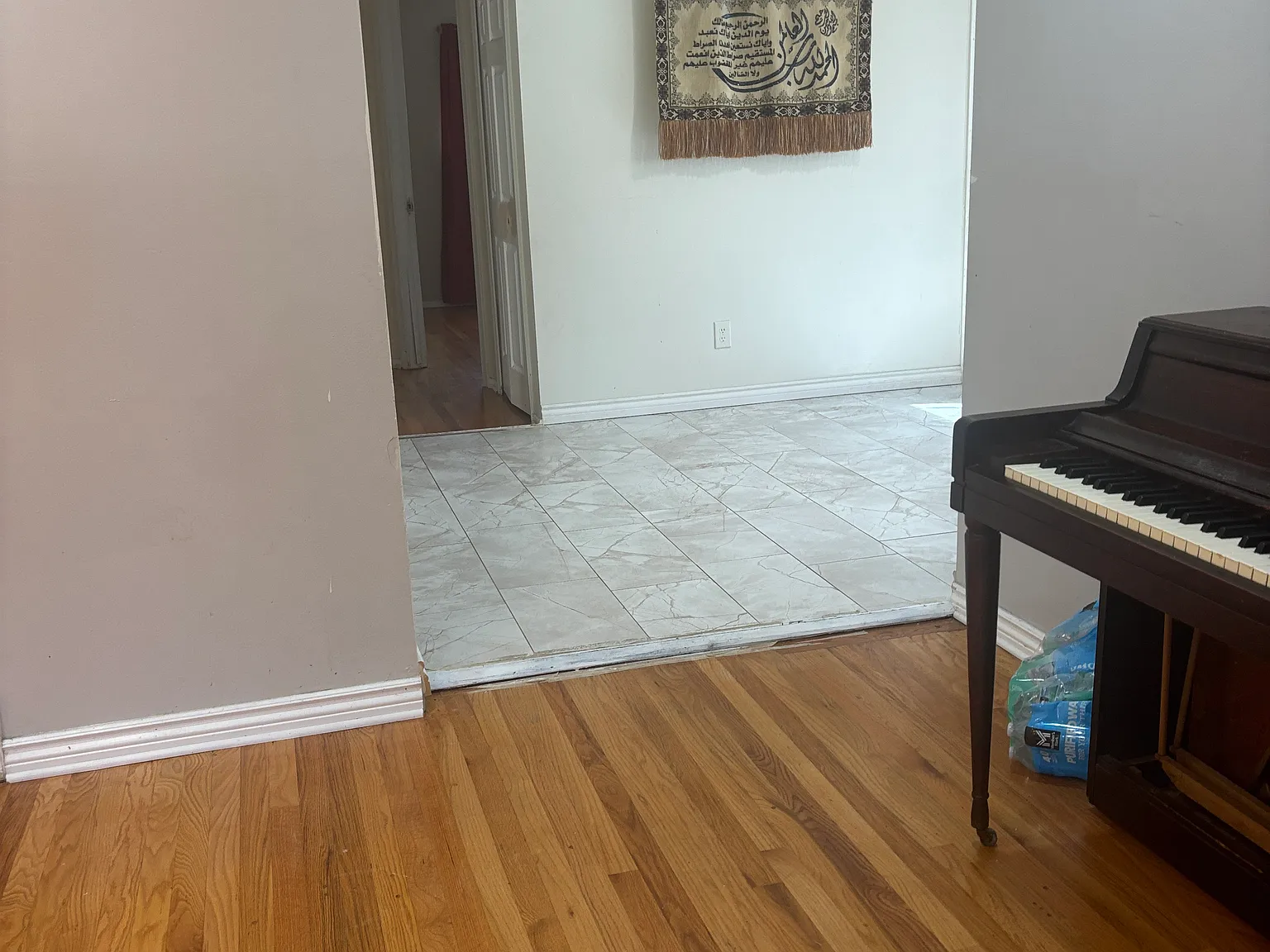 3 bed, 1026 sqft, $2,400 — Photo 2