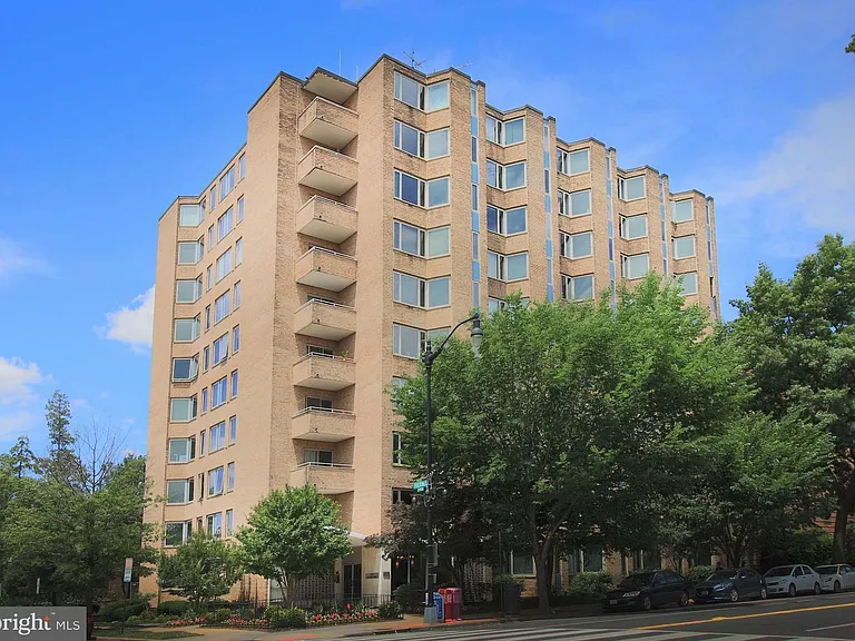 2800 Wisconsin Ave NW #409 — Photo 1