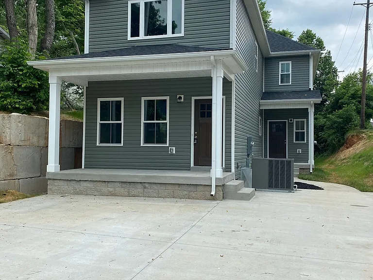 714 Gracey Ave #A — Photo 2