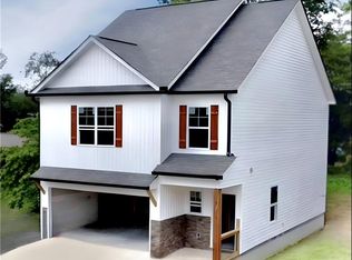 5 Saddlebrook Dr, Cartersville, GA 30120
