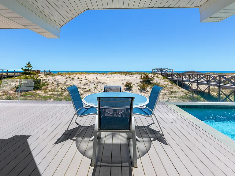 687 Dune Rd — Photo 14