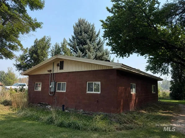 377 S Davis Rd, Hammett, ID 83627