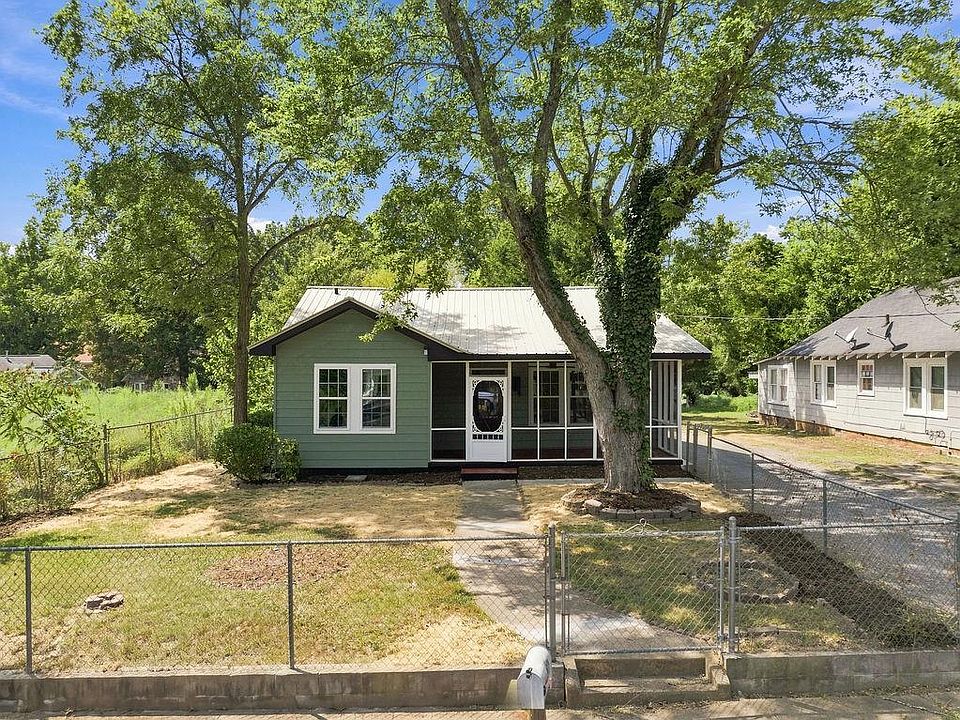 1st image of 206 S Elm St SW