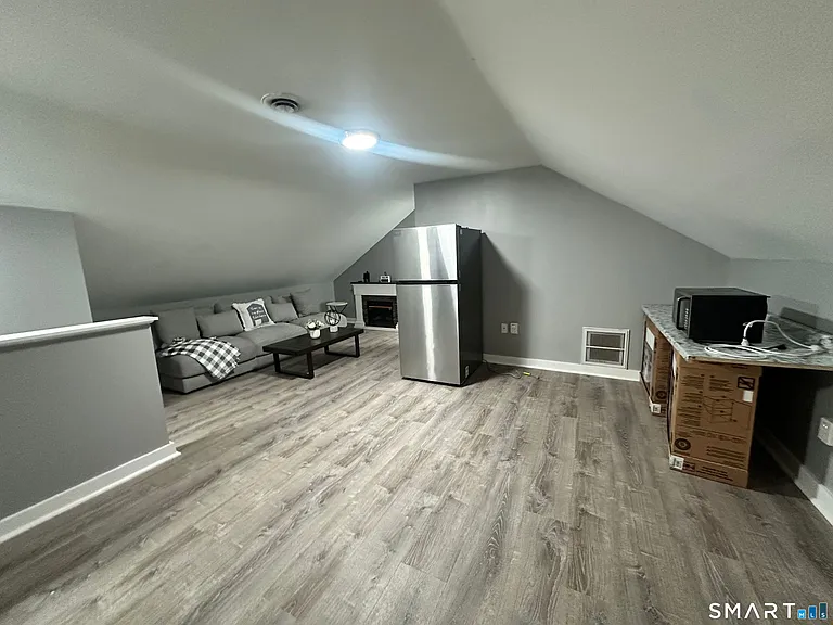 189 Putnam St — Photo 23