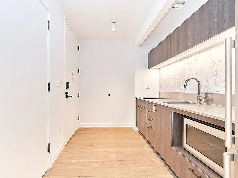 84 William St #1508 — Photo 5