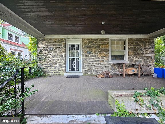 3rd image of 533 Hermit St
