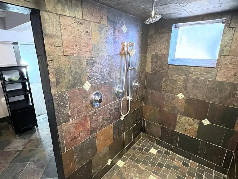 2520 Jefferson Ave — Photo 10