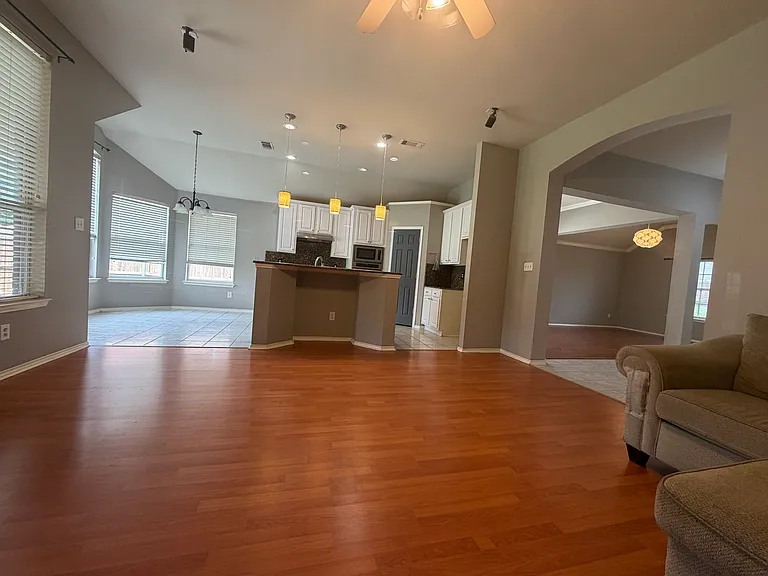 301 Mimosa Dr — Photo 25