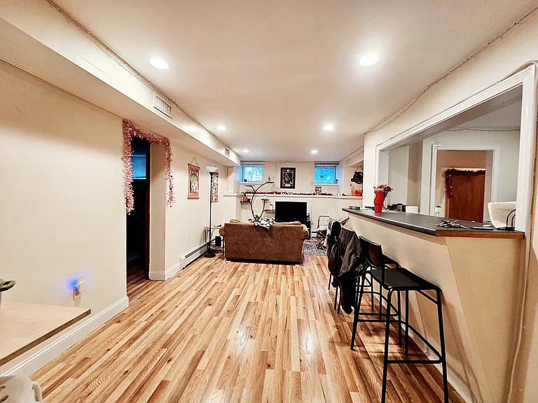 94 Pleasant St #11 — Photo 5