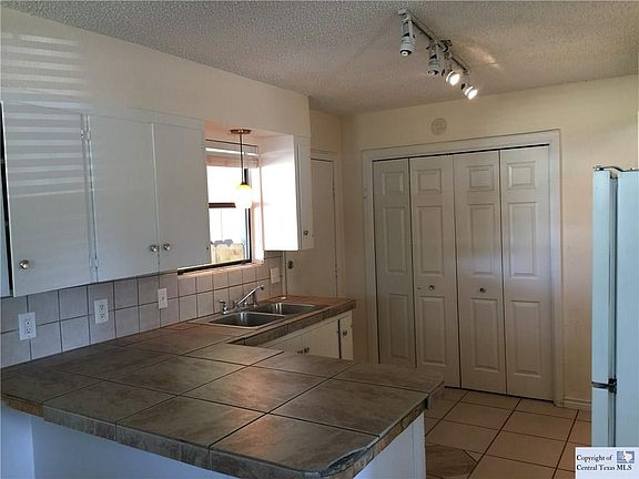 4th image of 346 Bois Darc St