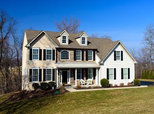 300 Ironstone Ln, Elverson, PA 19520