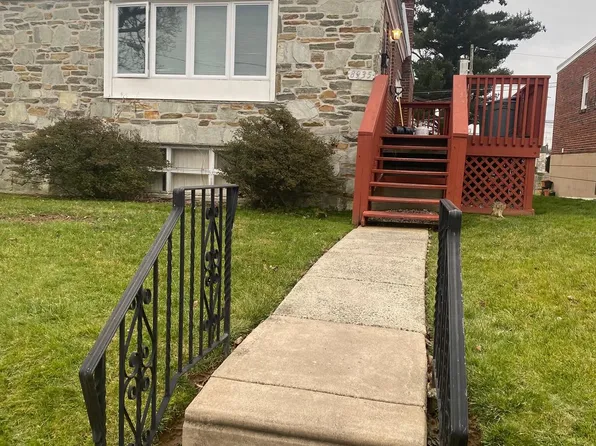 8935 Blue Grass Rd, Philadelphia, PA 19152