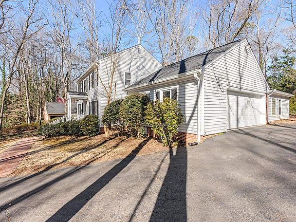 5th image of 121 Williamsburg Dr