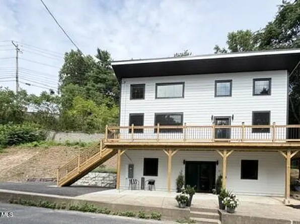 33 Valley Street, Saugerties, NY 12477