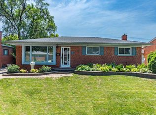 8324 Darlene St, Warren, MI 48093