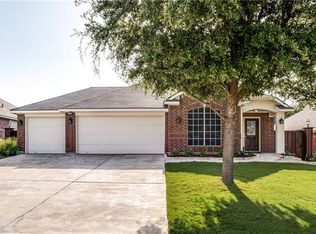 105 Glenview Dr, Oak Pt, TX 75068