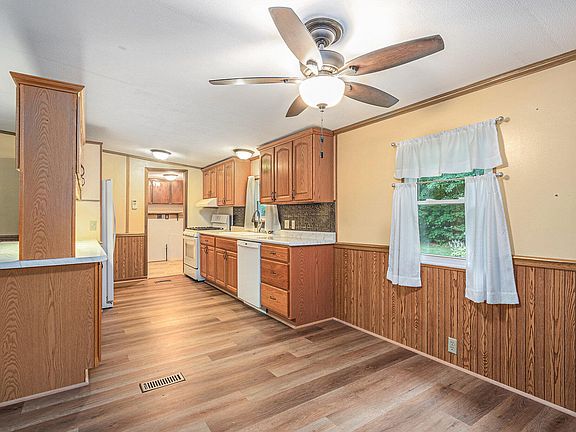 3rd image of 4637 N Prairie Ln
