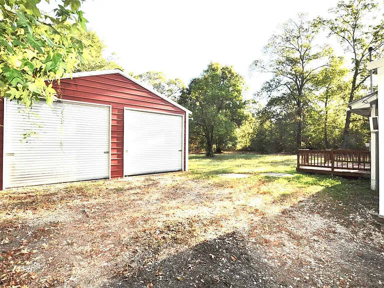 208 Blue Lake Dr — Photo 3