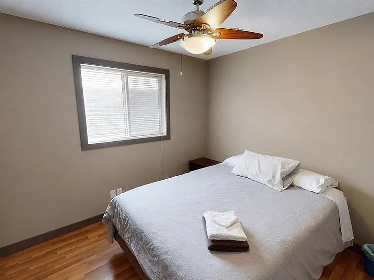 7022 A 90th St #B — Photo 8