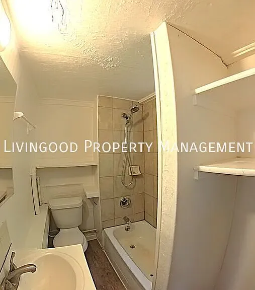 617 Manitou Ave #2 — Photo 4