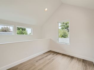 11235 37th Ave SW #B, Seattle, WA 98146
