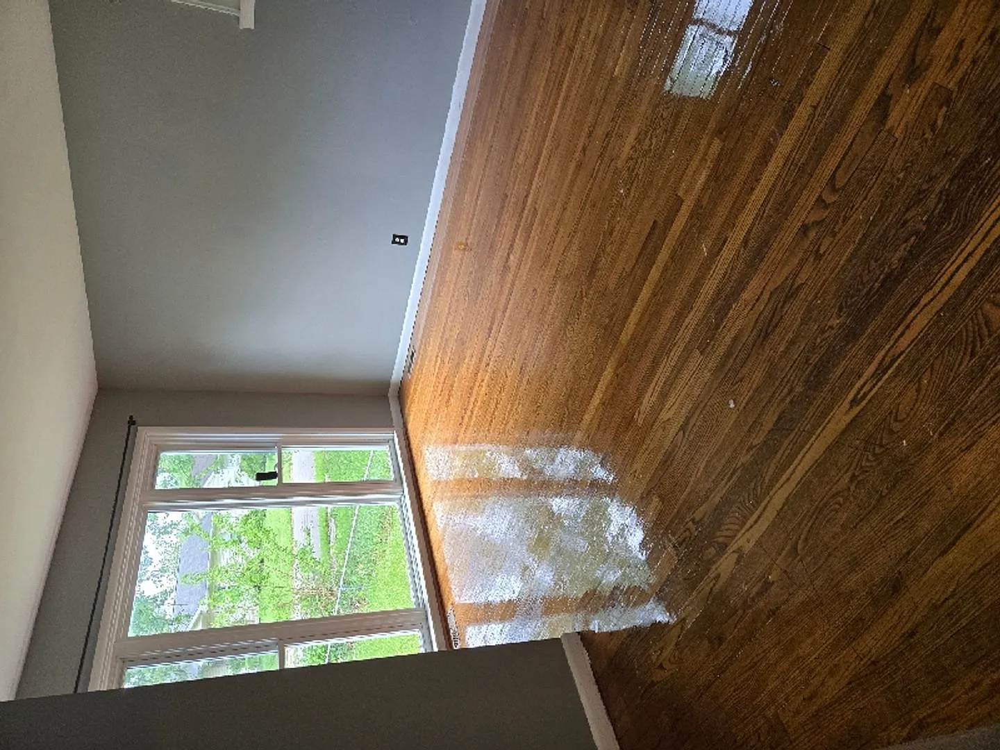 3 bed 1 bath brick ranch - Available now! — Photo 2