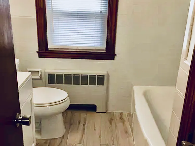 10 Thompson St #2 — Photo 12