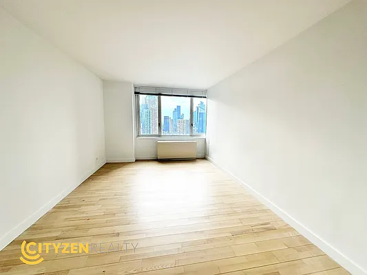 Rented by City Zen Realty | media 16