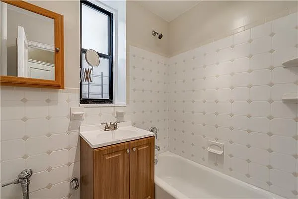 Sold by Exclusive Properties Sotheby's International Realty | media 14