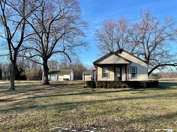 5863 Daniel Boone Trl, Berrien Springs, MI 49103