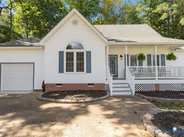 11206 Heathstead Rd, Chester, VA 23831