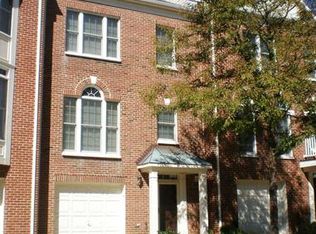 4117 Kentmere Sq, Fairfax, VA 22030
