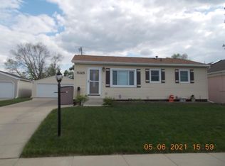 5315 E Ave NW #11, Cedar Rapids, IA 52405