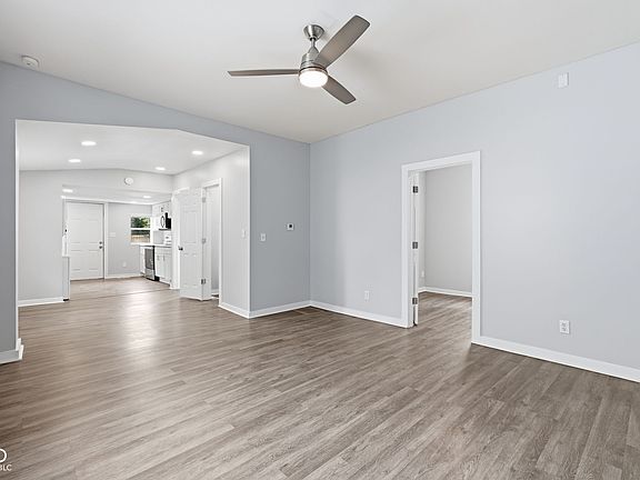 5th image of 2121 Webb St