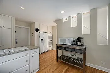811 Roslyn Ter — Photo 10