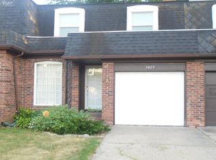 1829 Oak Brook Cir, Flint, MI 48507