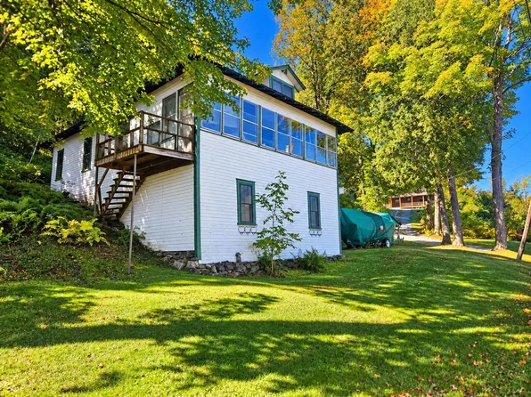 1 PJ Lane, Newport City, VT 05855