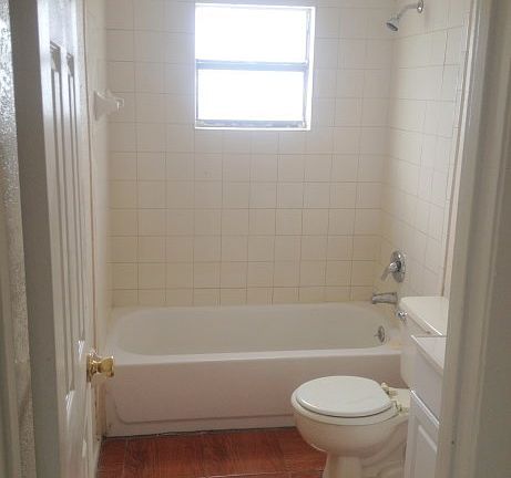 3rd image of 919 N Iowa Ave APT 3