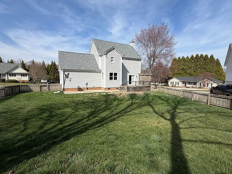 2076 Howlong Ave — Photo 40