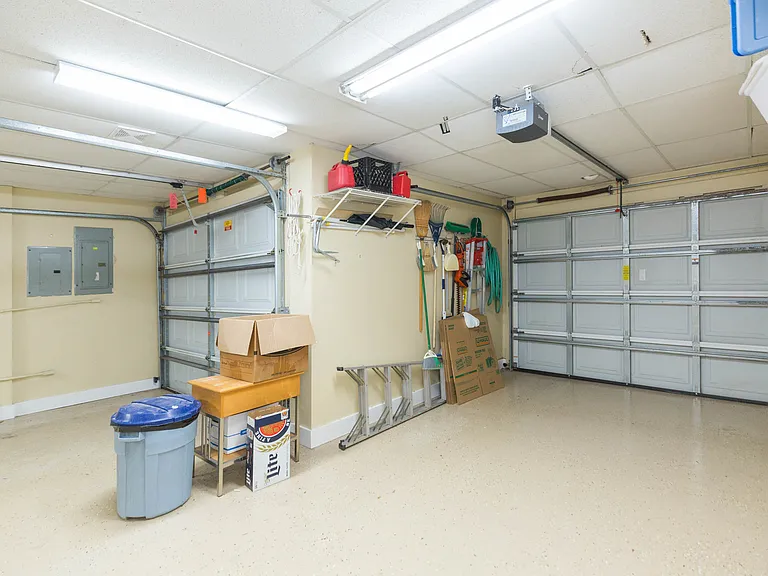 2020 W Dekle Ave #C — Photo 78