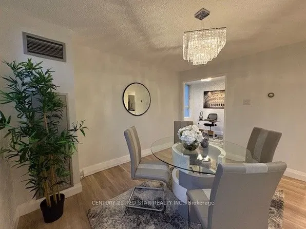3695 Kaneff Cres #107, Mississauga, ON L5A 4B6