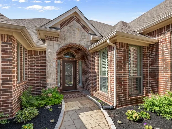 4932 Ridge Cir, Benbrook, TX 76126