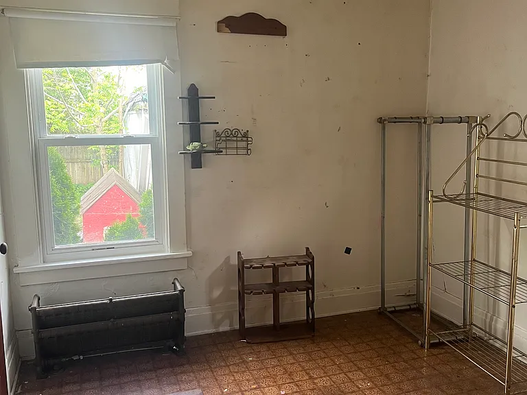 87 Hazelwood Ave — Photo 4